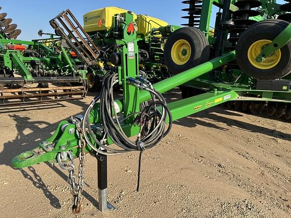 Image of John Deere 2660VT equipment image 1