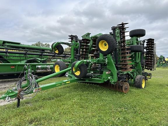 Image of John Deere 2660VT equipment image 1