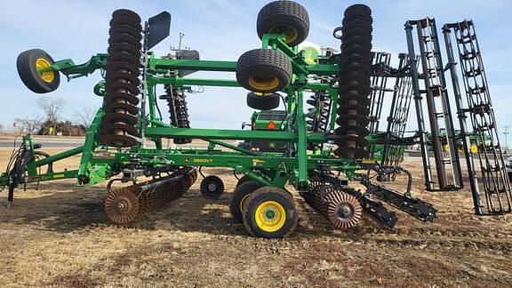 Image of John Deere 2660VT equipment image 2