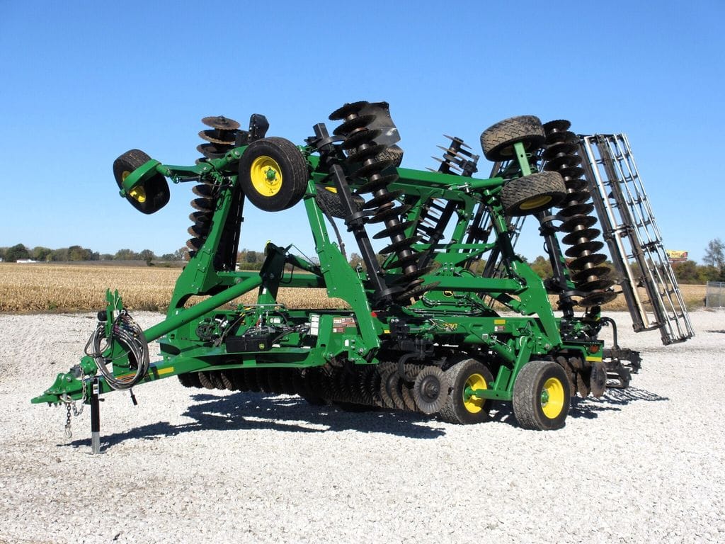 2023 John Deere 2660VT Equipment Image0