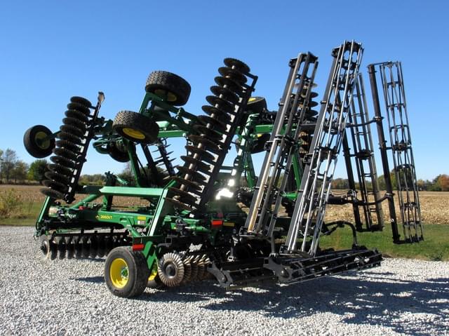 Image of John Deere 2660VT equipment image 3