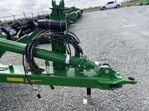 Image of John Deere 2660VT equipment image 3