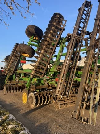 Image of John Deere 2660VT equipment image 1