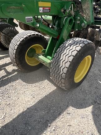 Image of John Deere 2660VT equipment image 2