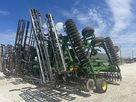 Image of John Deere 2660VT equipment image 3