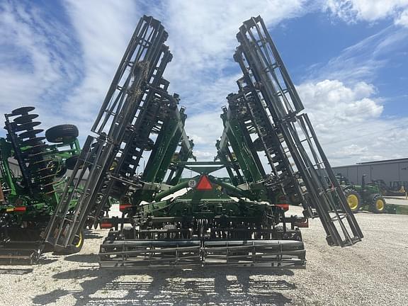 Image of John Deere 2660VT equipment image 2