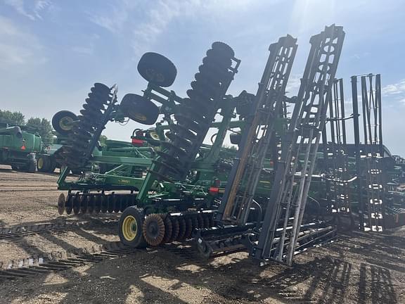 Image of John Deere 2660VT equipment image 3