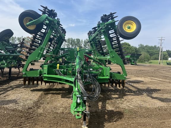 Image of John Deere 2660VT equipment image 2