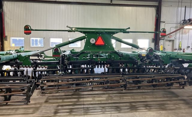 Image of John Deere 2660VT equipment image 3