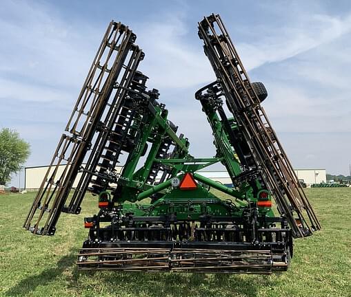 Image of John Deere 2660VT equipment image 3