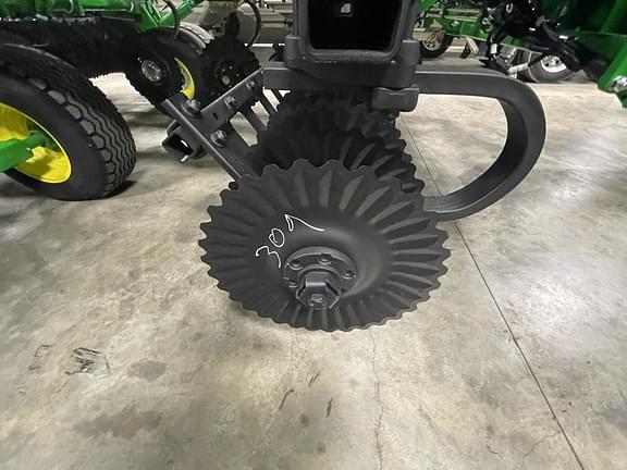 Image of John Deere 2660VT equipment image 2