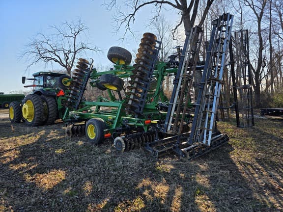 Image of John Deere 2660VT equipment image 2