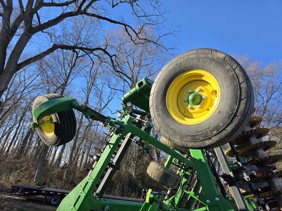 Image of John Deere 2660VT equipment image 3