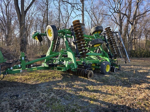 2023 John Deere 2660VT Equipment Image0