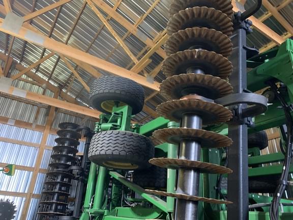 Image of John Deere 2660VT equipment image 3