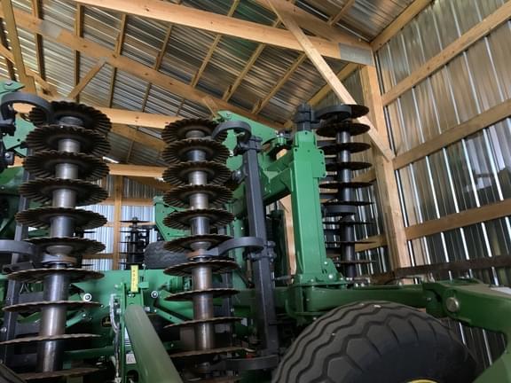 Image of John Deere 2660VT equipment image 2