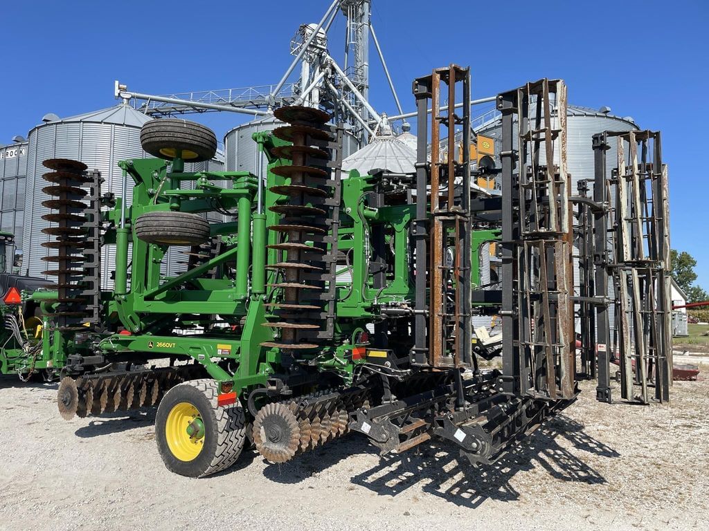 2023 John Deere 2660VT Equipment Image0