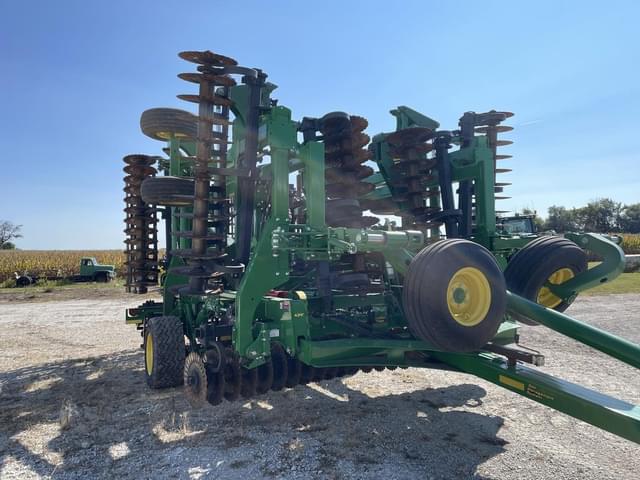 Image of John Deere 2660VT equipment image 2