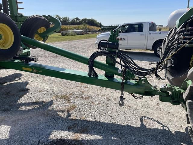 Image of John Deere 2660VT equipment image 4