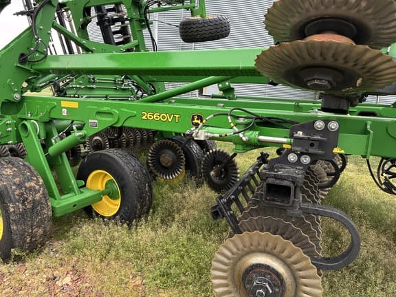 Image of John Deere 2660VT equipment image 2