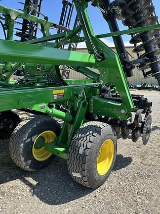 Image of John Deere 2660VT equipment image 3