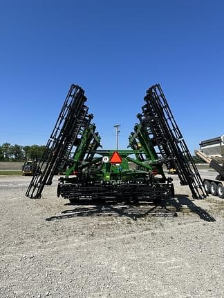 Image of John Deere 2660VT equipment image 4