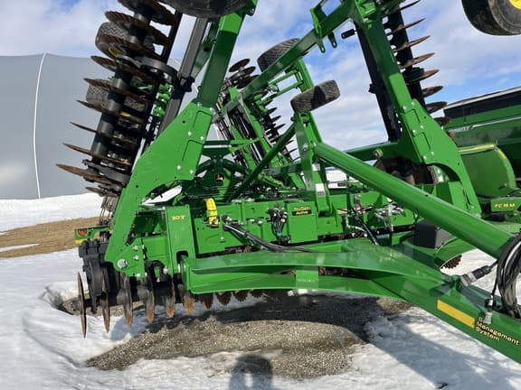 Image of John Deere 2660VT equipment image 2