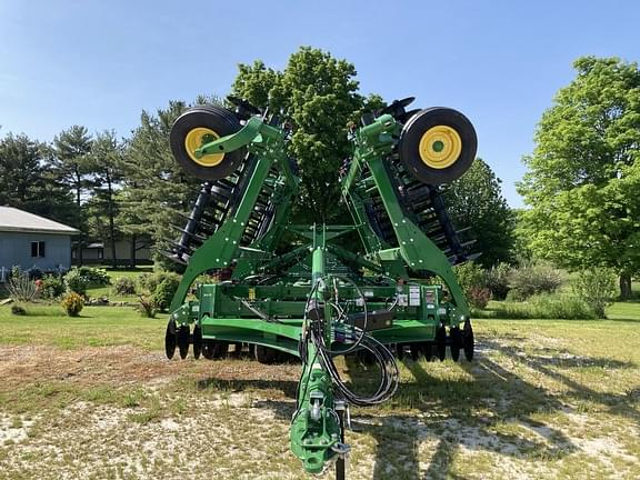 Image of John Deere 2660VT equipment image 1