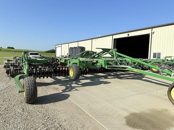 Image of John Deere 2660VT equipment image 4