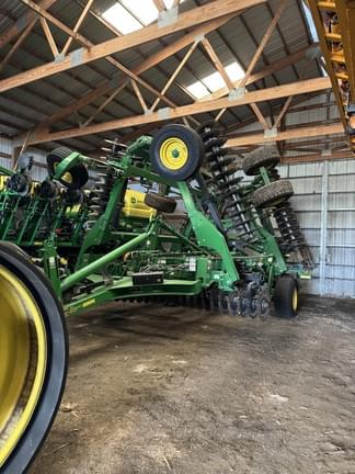 Image of John Deere 2660VT equipment image 2
