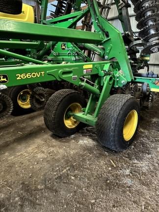 Image of John Deere 2660VT equipment image 4