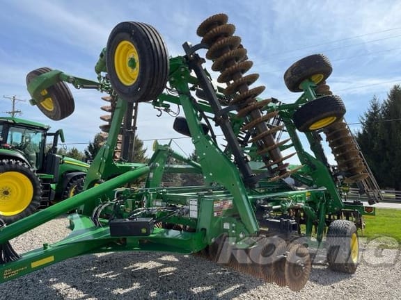 2023 John Deere 2660VT Equipment Image0