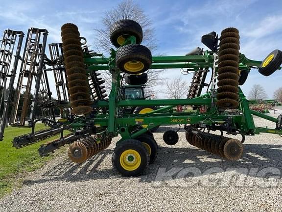 Image of John Deere 2660VT equipment image 3