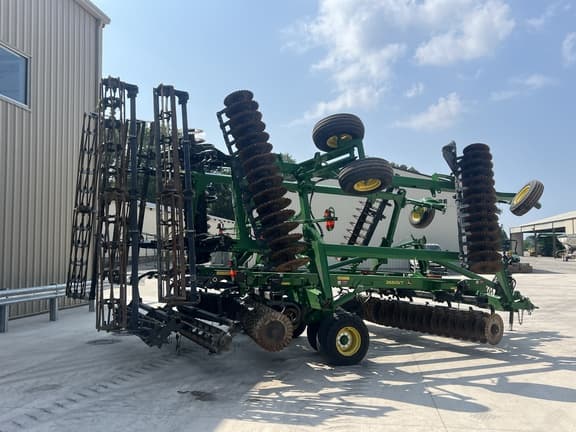 Image of John Deere 2660VT equipment image 2