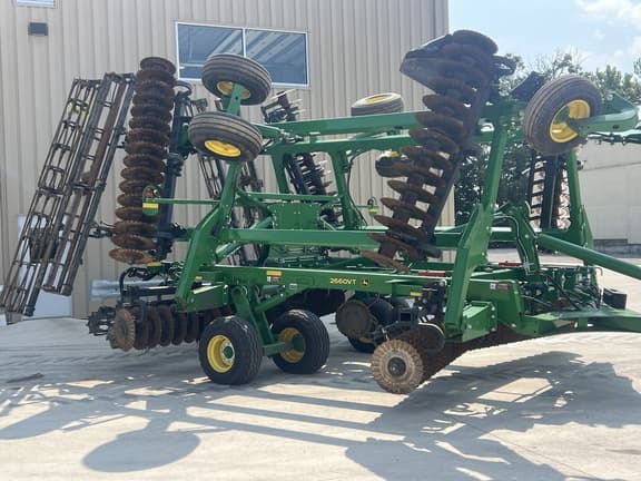 Image of John Deere 2660VT equipment image 1