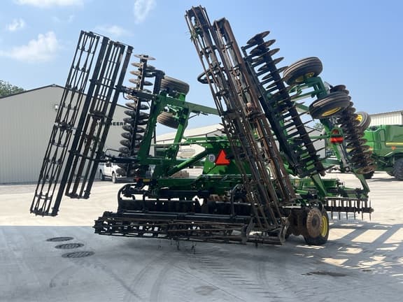 Image of John Deere 2660VT equipment image 3