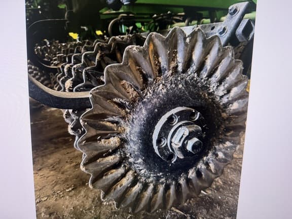 Image of John Deere 2660VT equipment image 3