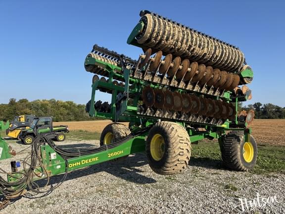 Image of John Deere 2680H equipment image 1