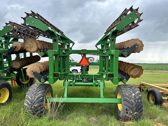 Image of John Deere 2680H equipment image 1