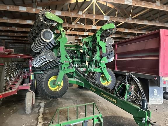 Image of John Deere 2680H equipment image 1