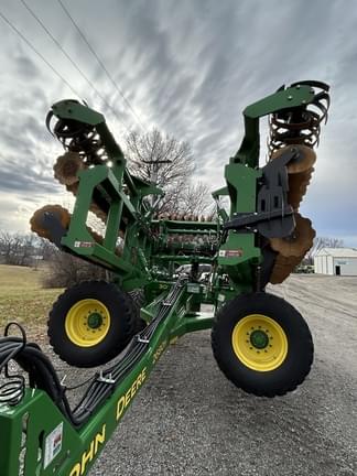 Image of John Deere 2680H equipment image 1