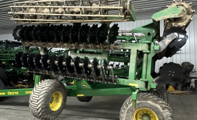 Image of John Deere 2680H equipment image 1