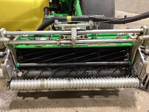 Image of John Deere 2700 equipment image 4