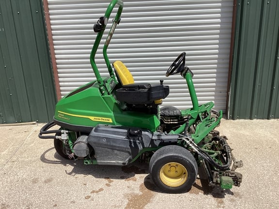 2023 John Deere 2700 Equipment Image0