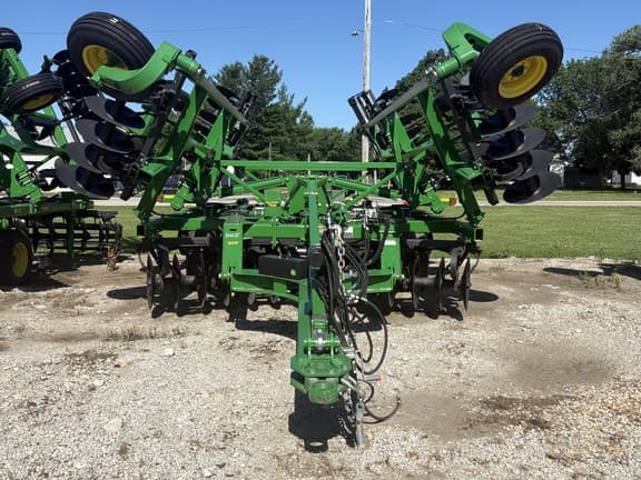 Image of John Deere 2720 Primary image