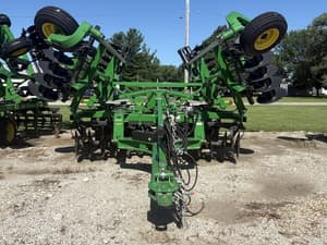 2023 John Deere 2720 Image