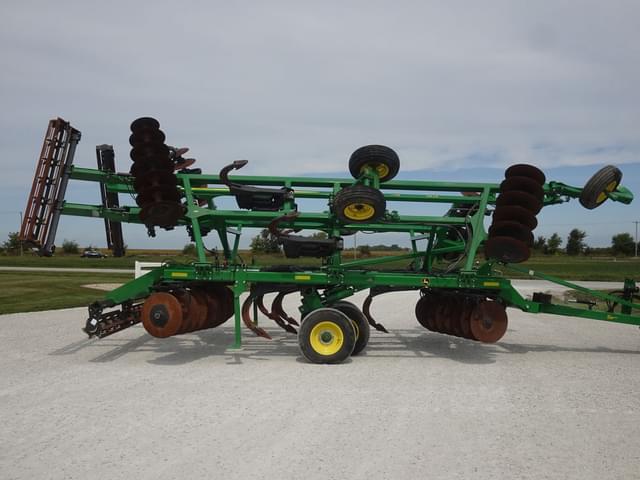 Image of John Deere 2720 equipment image 3