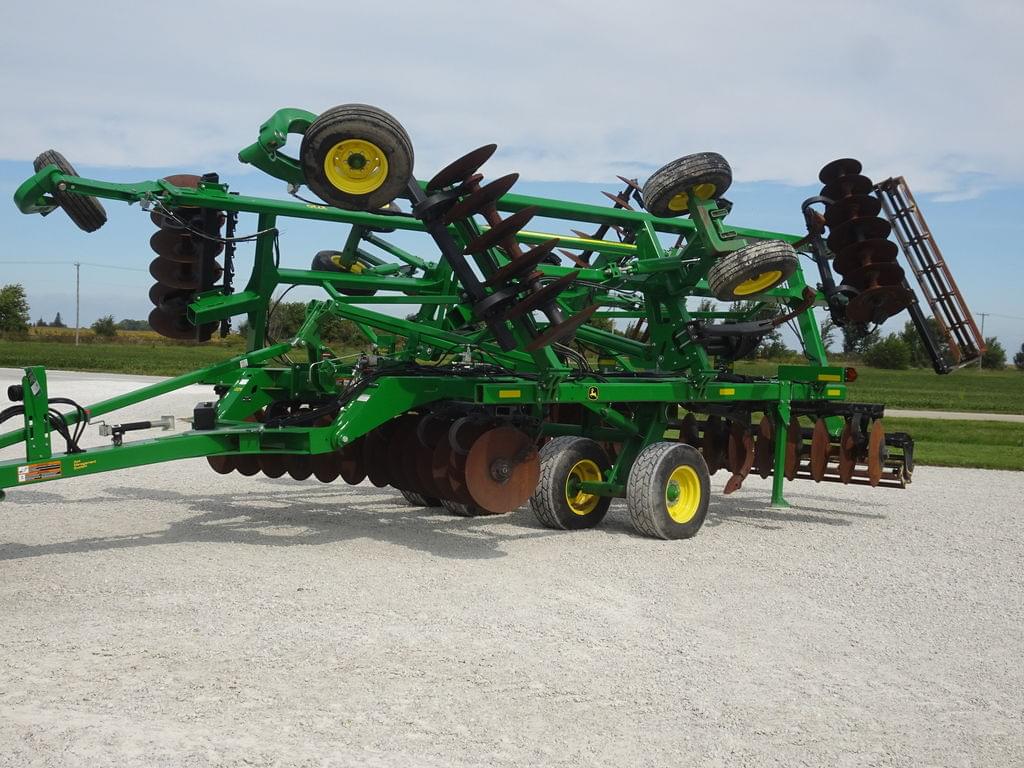 Image of John Deere 2720 Primary image