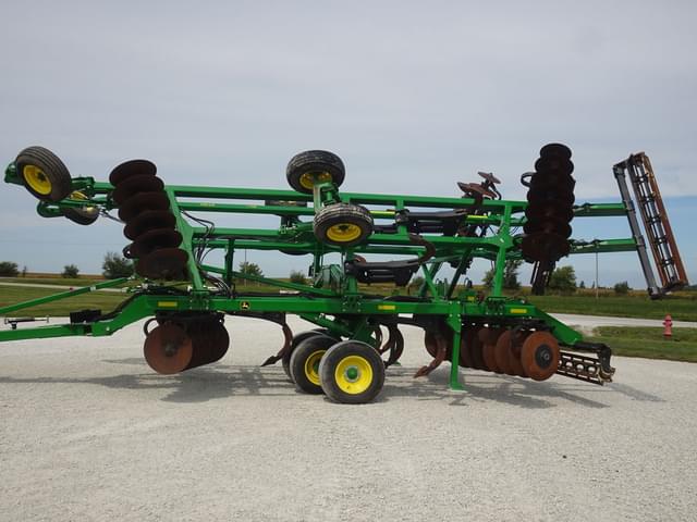 Image of John Deere 2720 equipment image 2