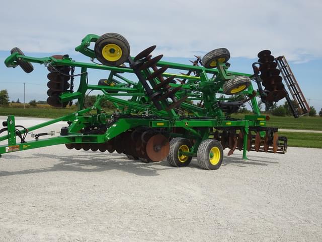 Image of John Deere 2720 equipment image 2